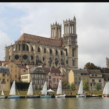 Verdun Mantes-la-Jolie Exterior foto
